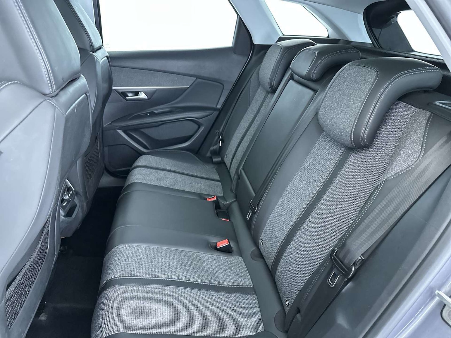 Used Peugeot 3008 2017 for sale - 77469835: Photo 9