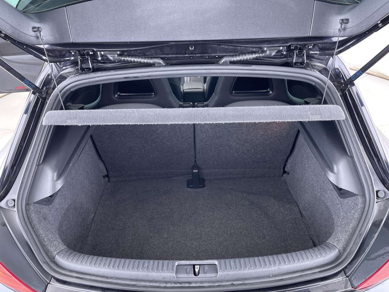 Used Volkswagen Scirocco 2016 for sale - 76404387: Photo 10