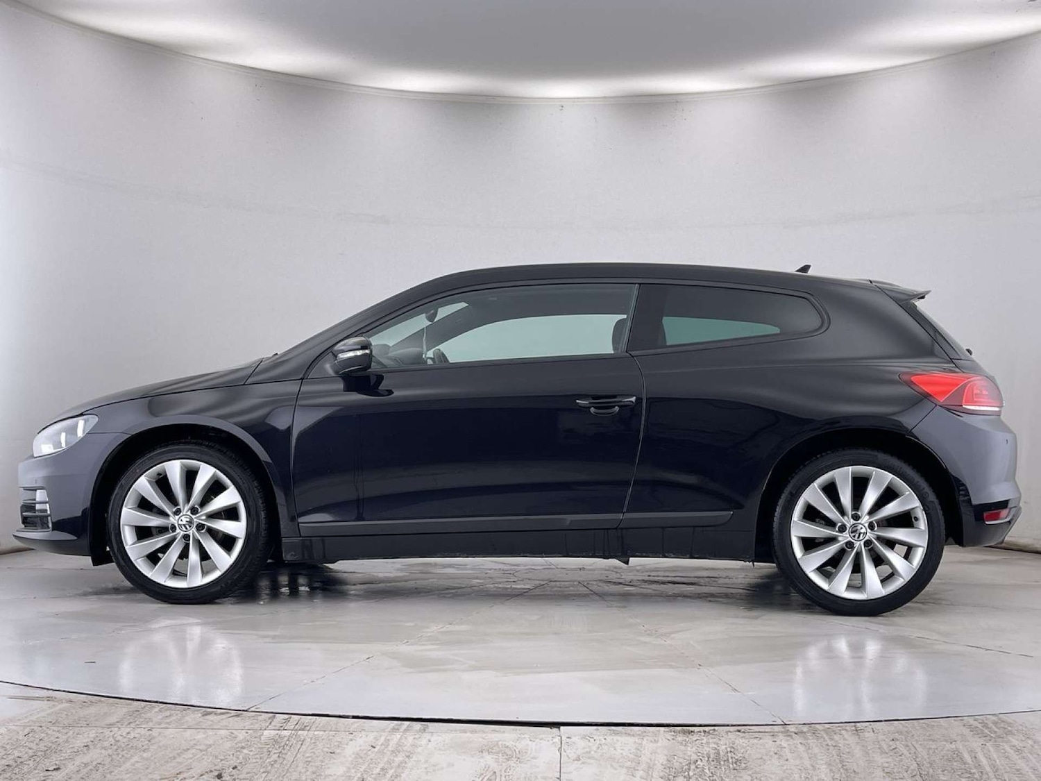 Used Volkswagen Scirocco 2016 for sale - 76404387: Photo 16
