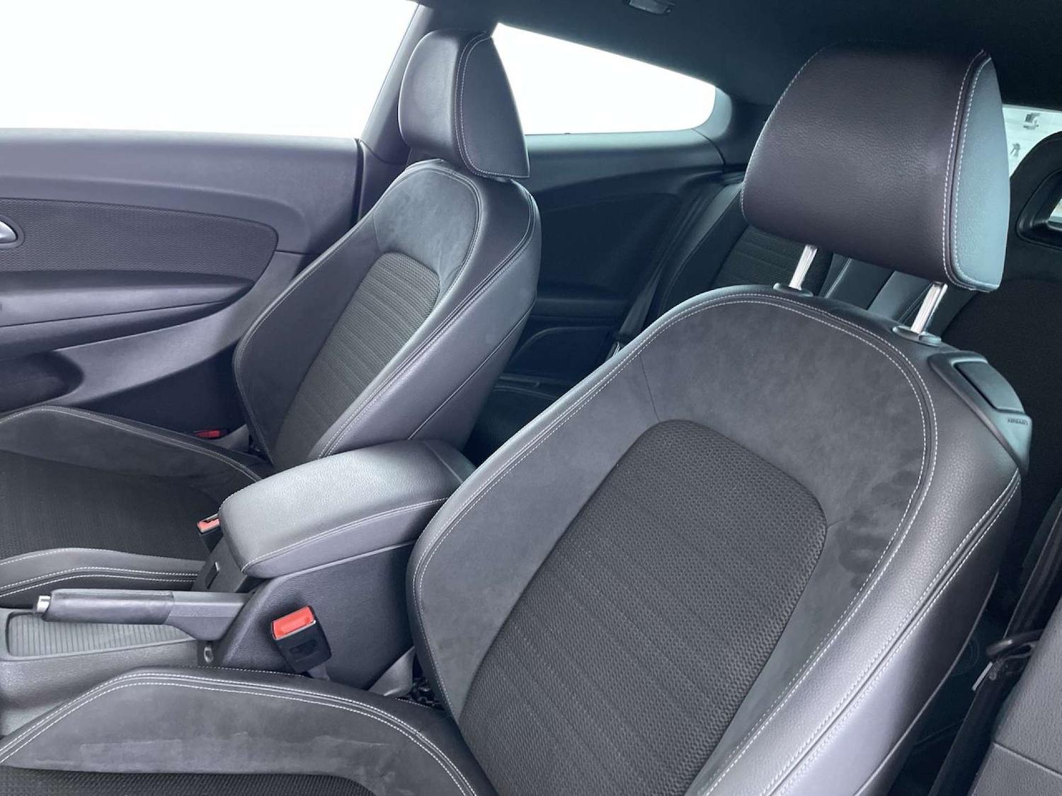 Used Volkswagen Scirocco 2016 for sale - 76404387: Photo 29