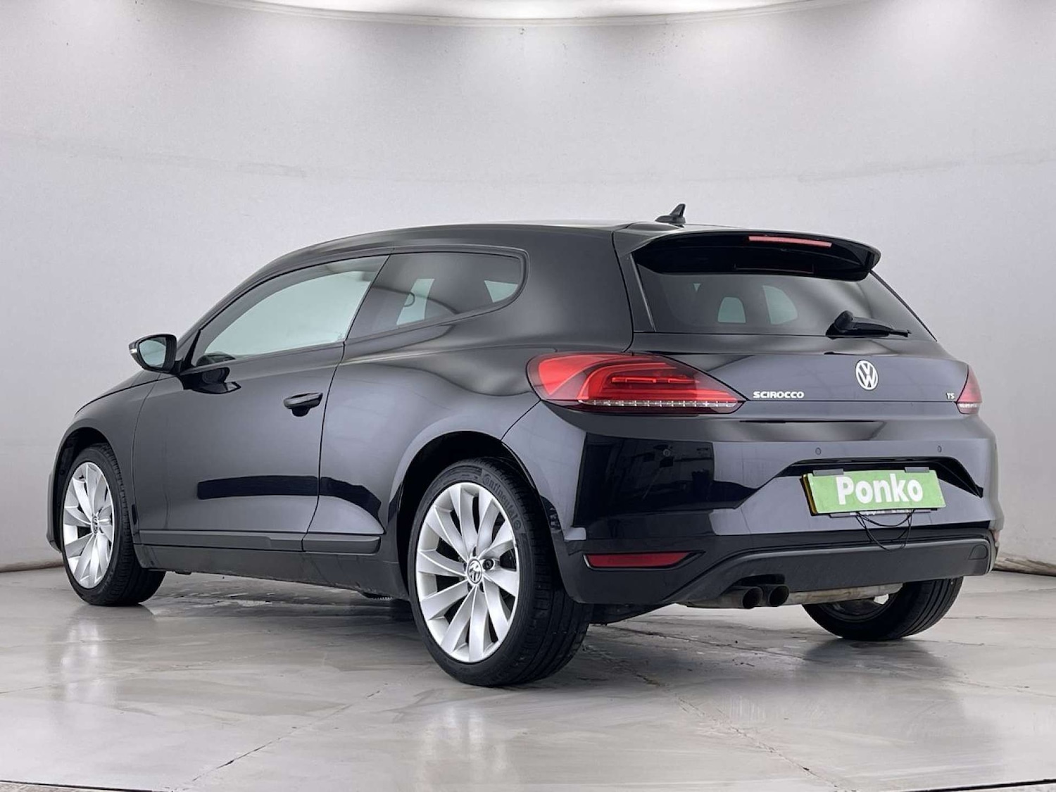 Used Volkswagen Scirocco 2016 for sale - 76404387: Photo 3
