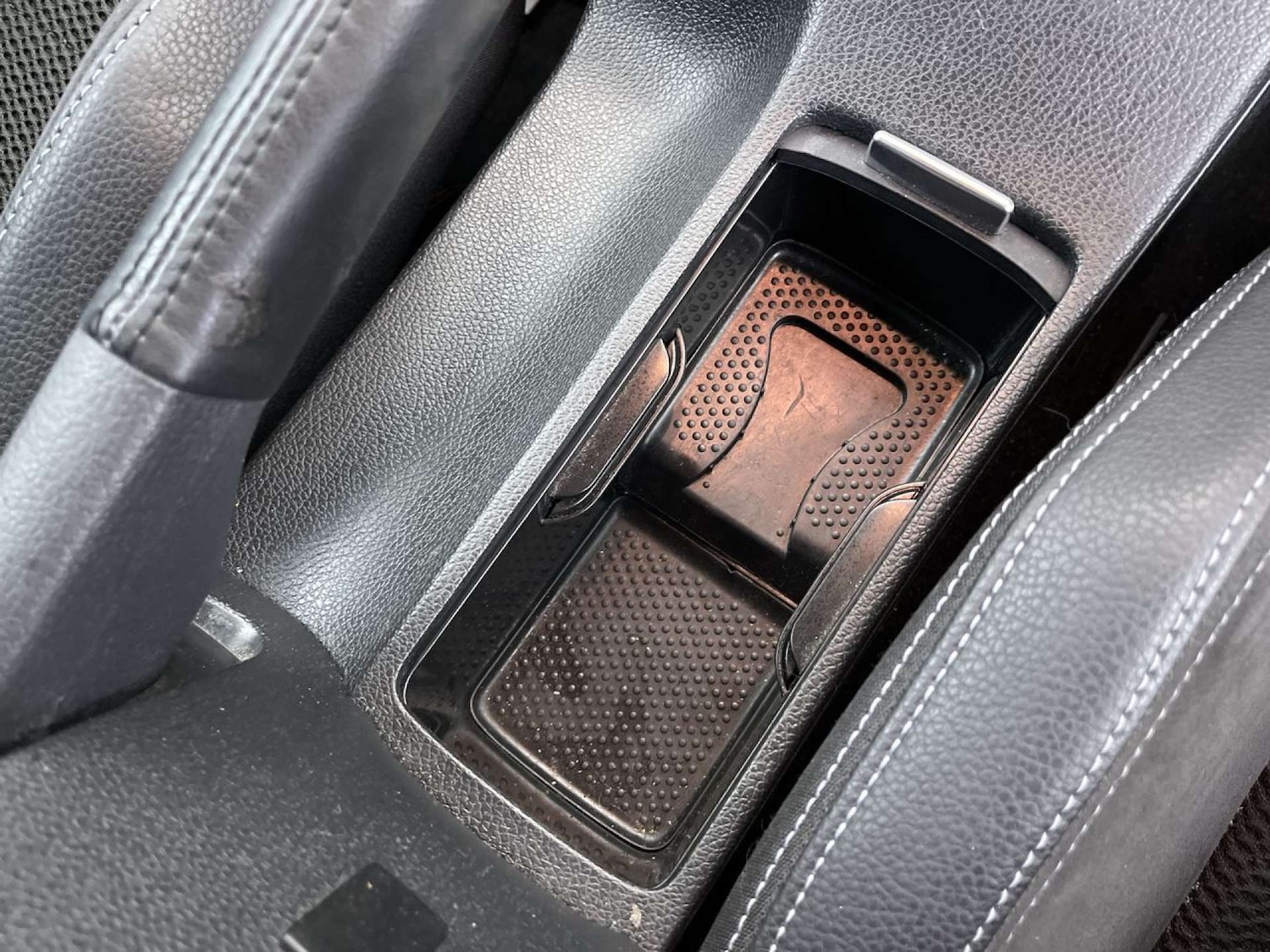 Used Volkswagen Scirocco 2016 for sale - 76404387: Photo 45