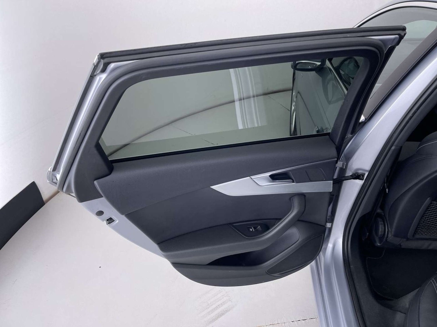 Used Audi A4 2017 for sale - 76493589: Photo 28