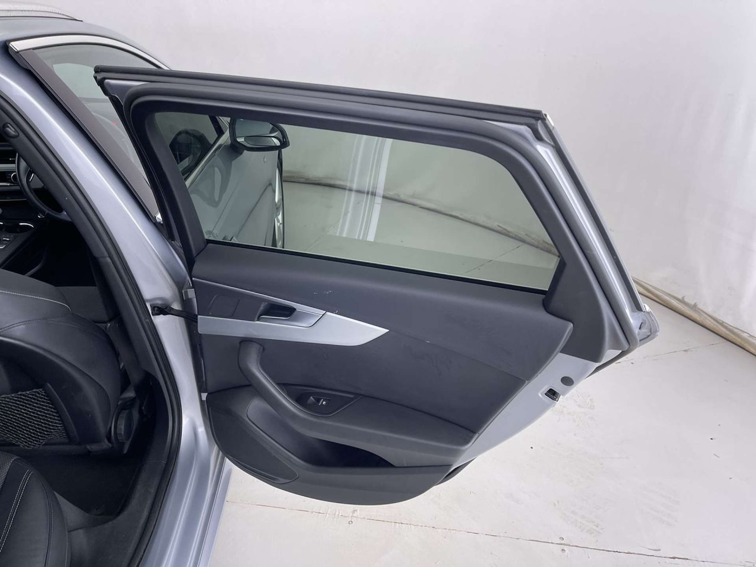 Used Audi A4 2017 for sale - 76493589: Photo 30