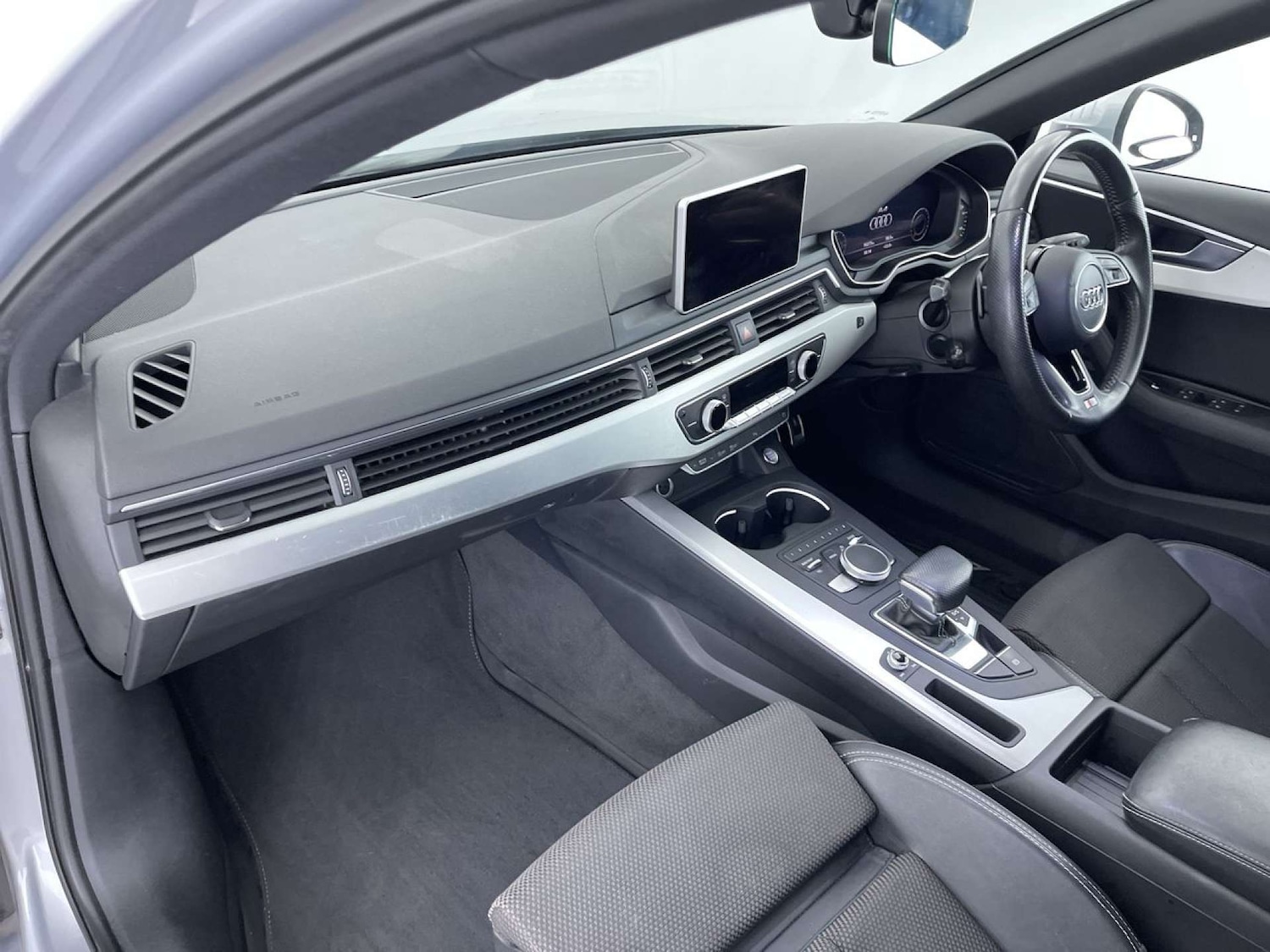 Used Audi A4 2017 for sale - 76493589: Photo 32