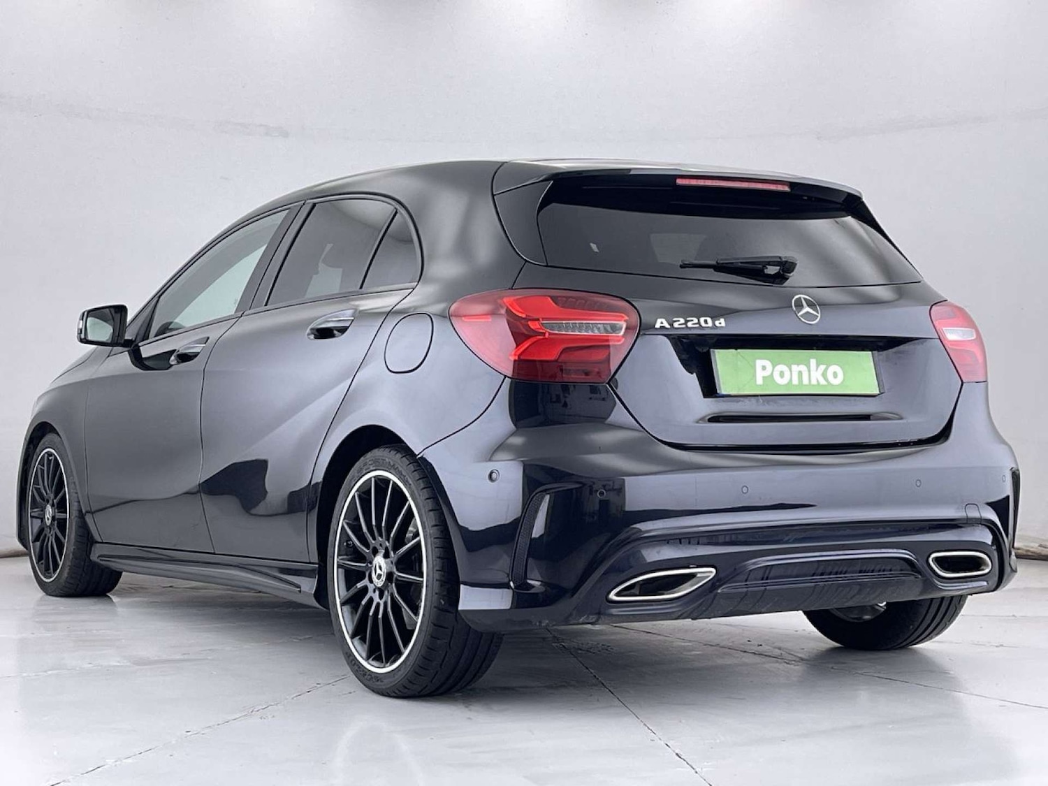 Used Mercedes-Benz A-Class 2017 for sale - 76698036: Photo 3