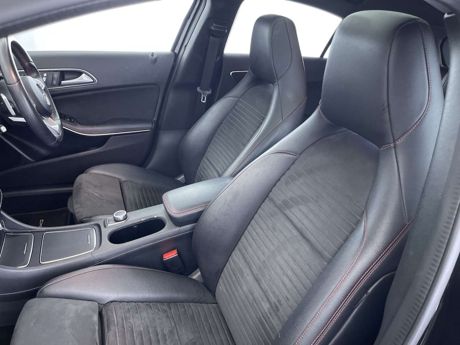 Used Mercedes-Benz A-Class 2017 for sale - 76698036: Photo 31