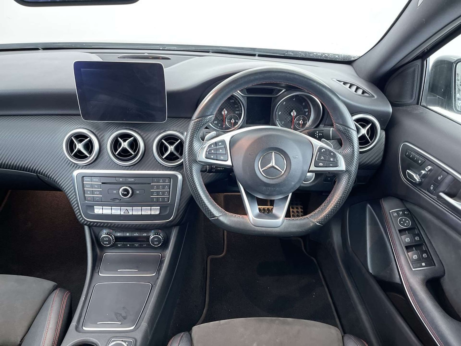 Used Mercedes-Benz A-Class 2017 for sale - 76698036: Photo 35