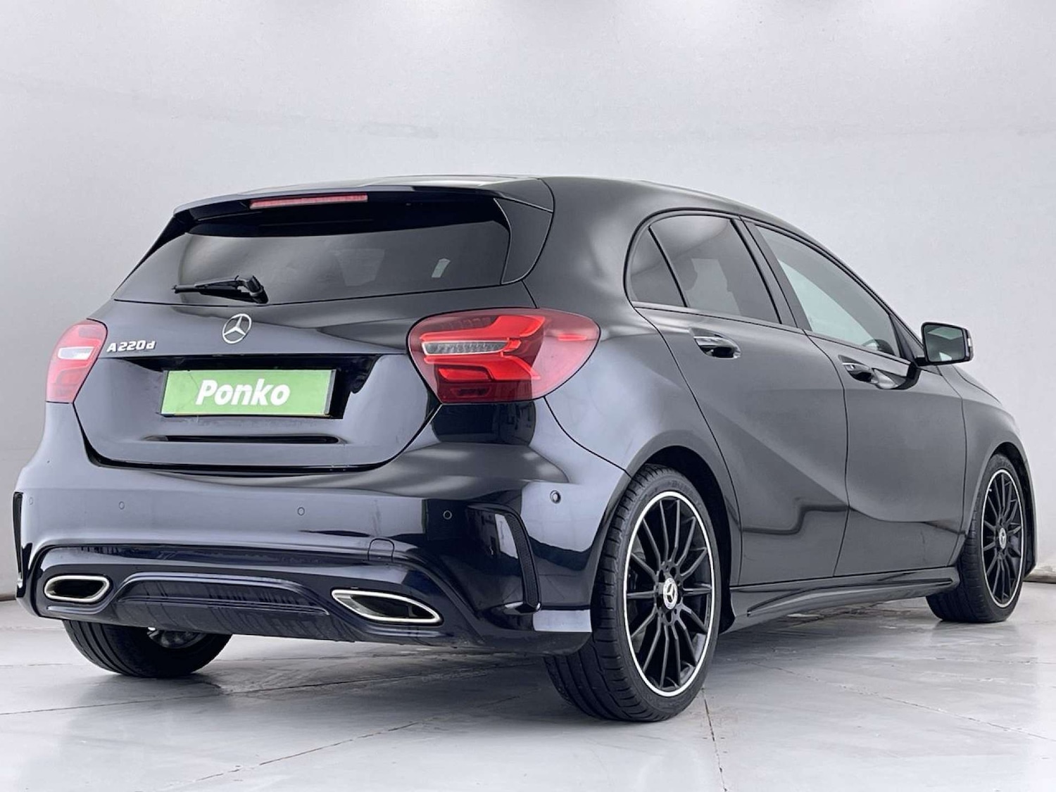 Used Mercedes-Benz A-Class 2017 for sale - 76698036: Photo 5