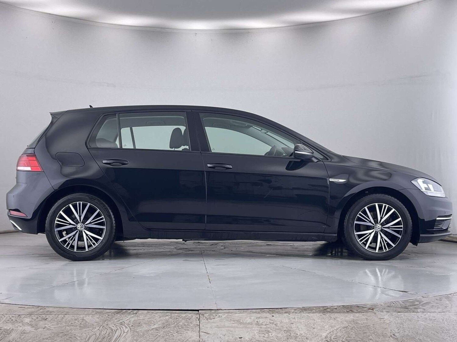 Used Volkswagen Golf 2018 for sale - 76602142: Photo 15