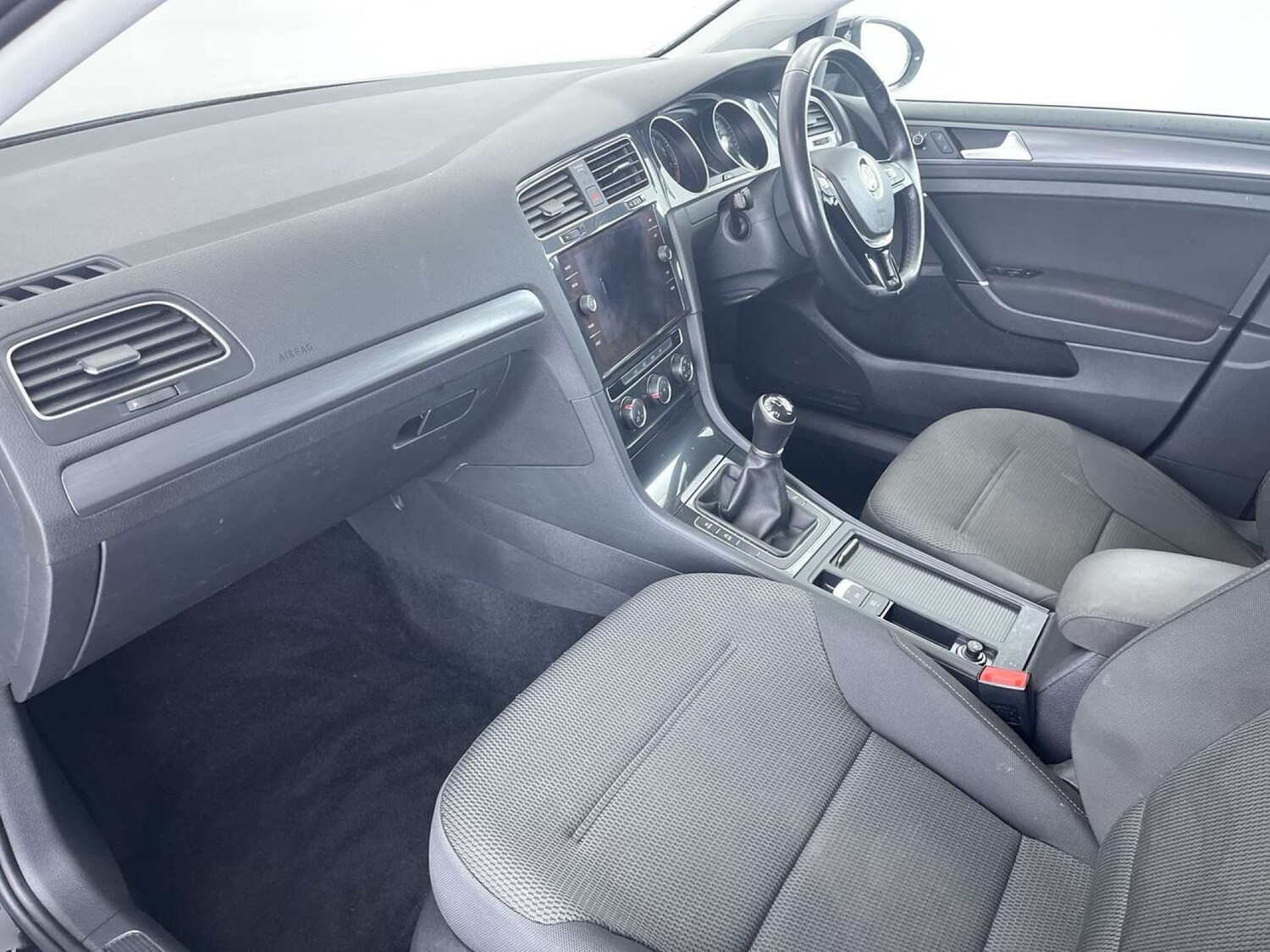 Used Volkswagen Golf 2018 for sale - 76602142: Photo 32