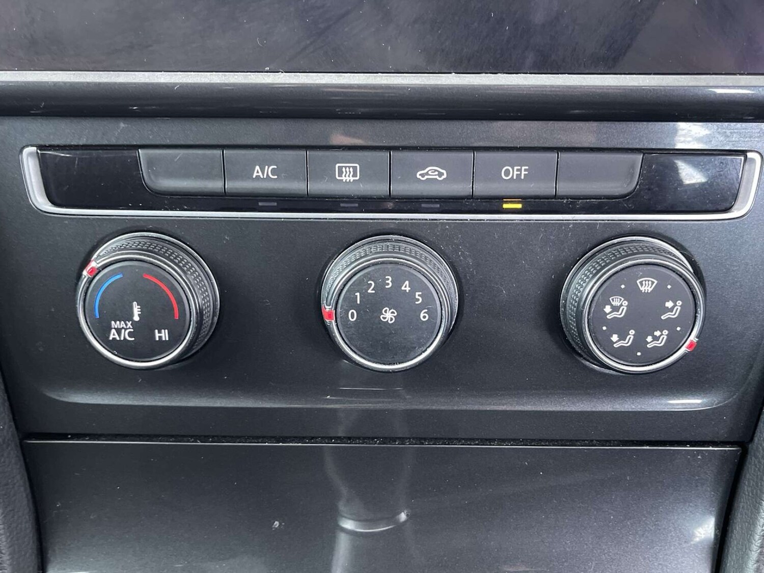 Used Volkswagen Golf 2018 for sale - 76602142: Photo 44