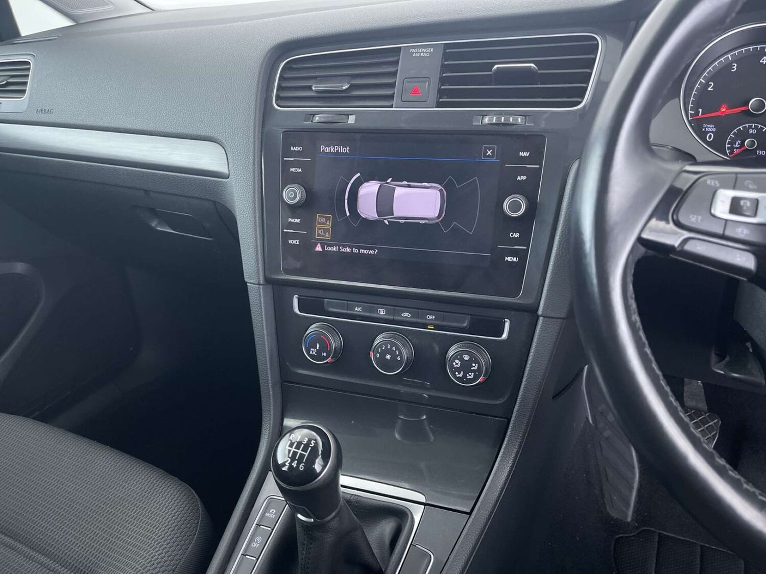 Used Volkswagen Golf 2018 for sale - 76602142: Photo 45