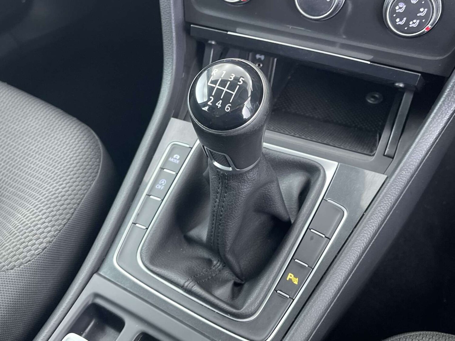 Used Volkswagen Golf 2018 for sale - 76602142: Photo 47