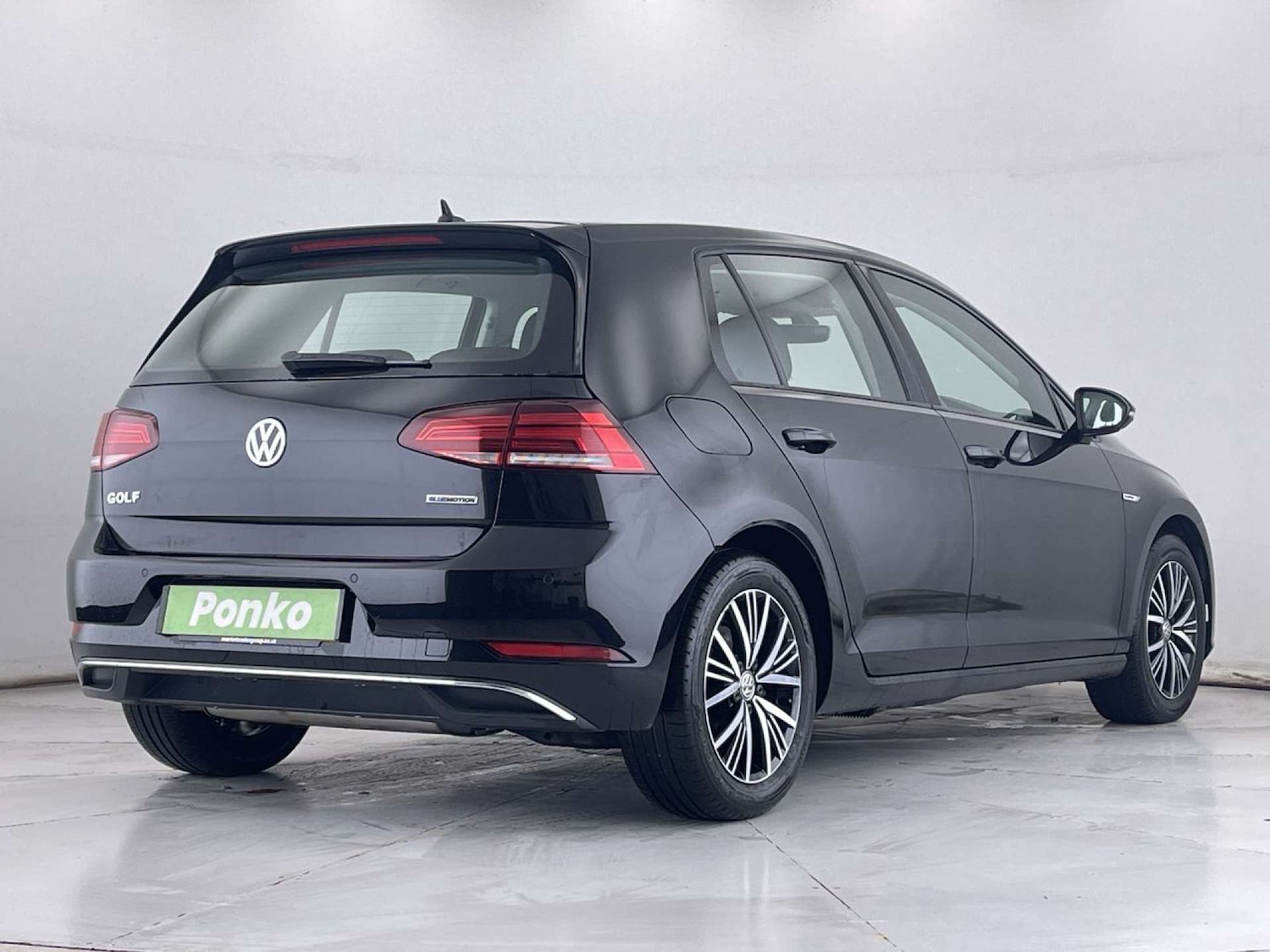 Used Volkswagen Golf 2018 for sale - 76602142: Photo 5