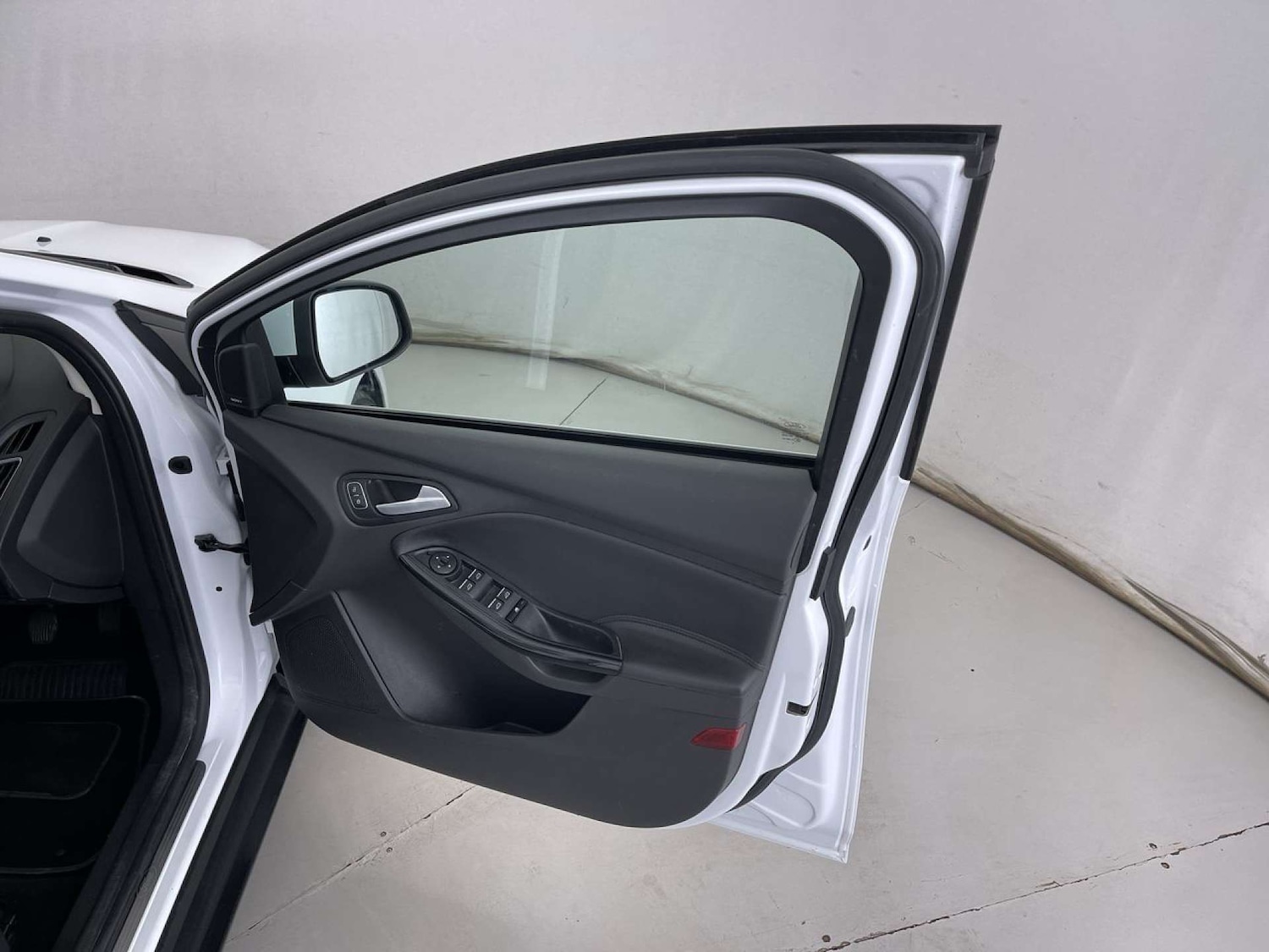 Used Ford Focus 2016 for sale - 76481393: Photo 29