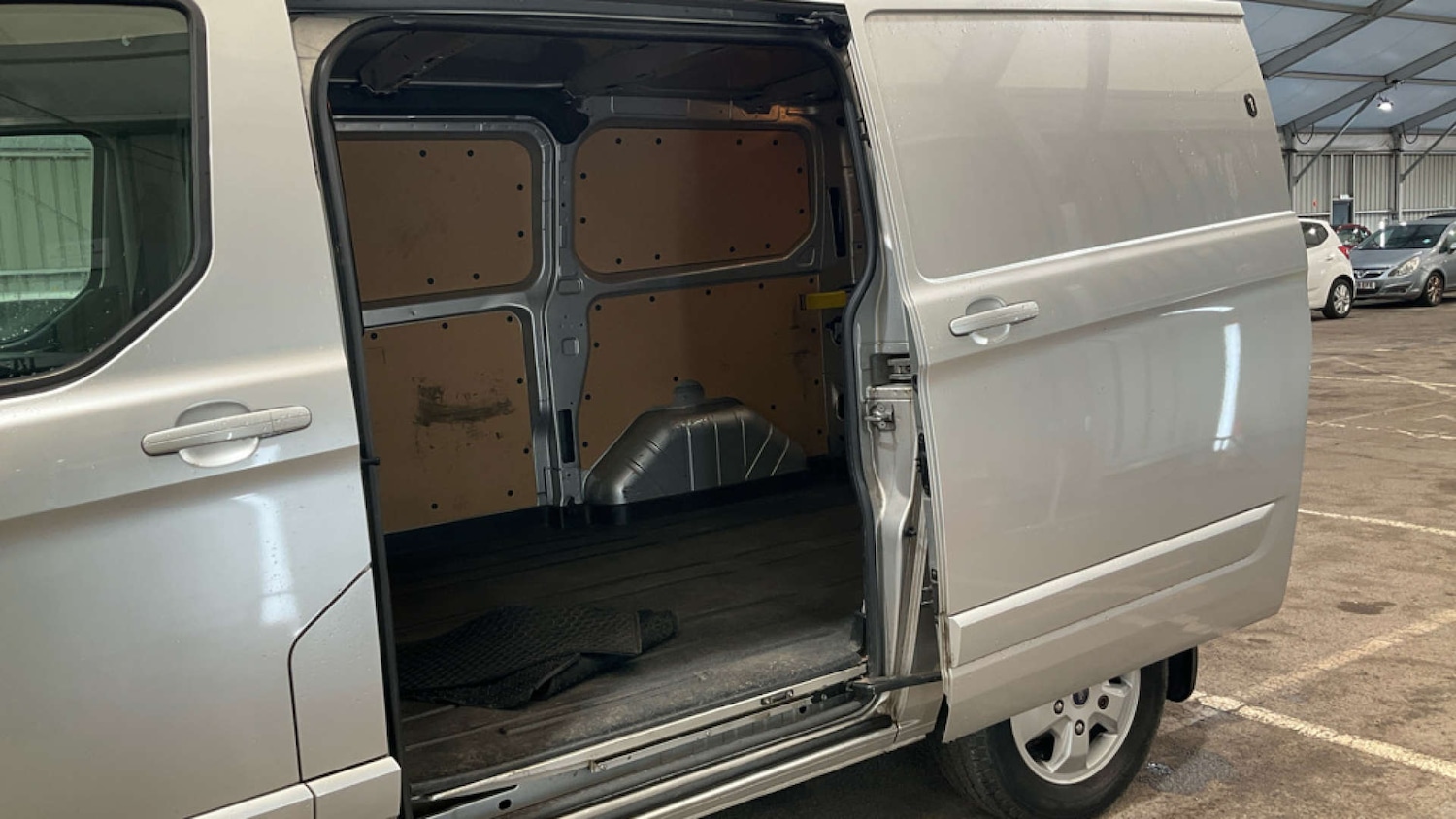 Used Ford Transit Custom 2015 for sale - 76625855: Photo 8