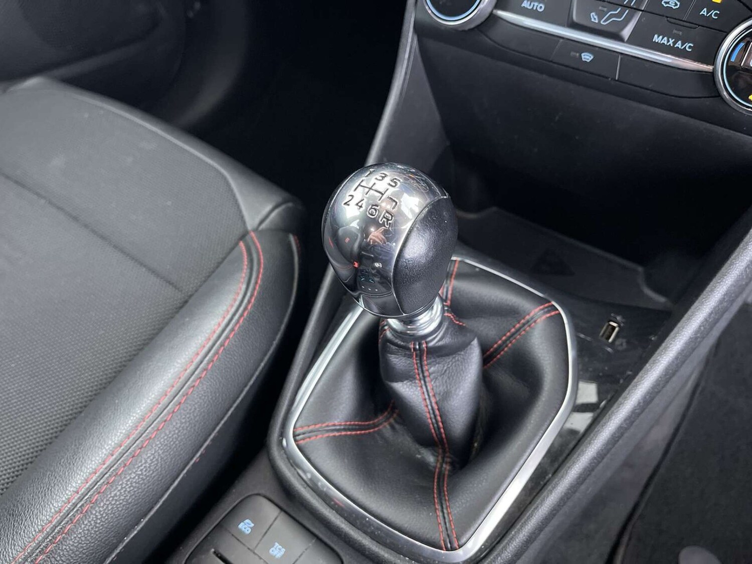 Used Ford Fiesta 2019 for sale - 75958176: Photo 48