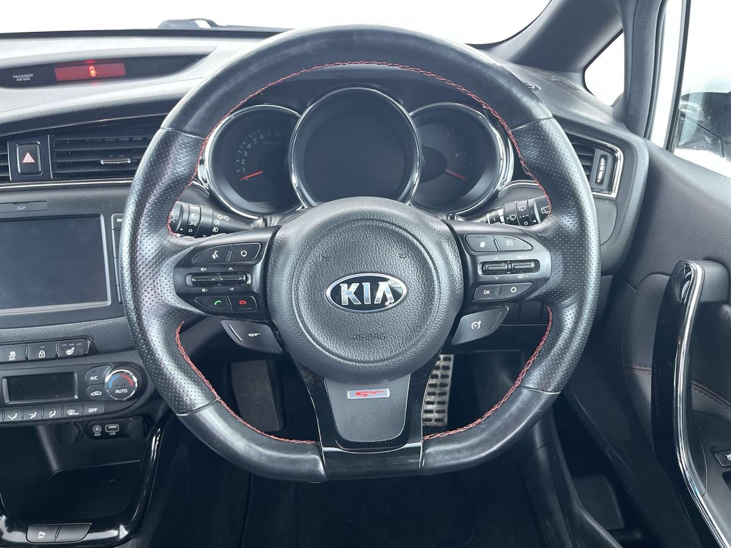 Used Kia Ceed 2018 for sale - 76558367: Photo 35