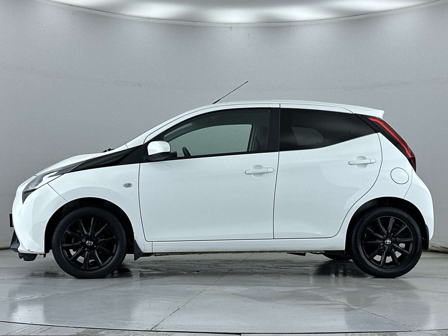 Used Toyota AYGO 2018 for sale - 77469836: Photo 16