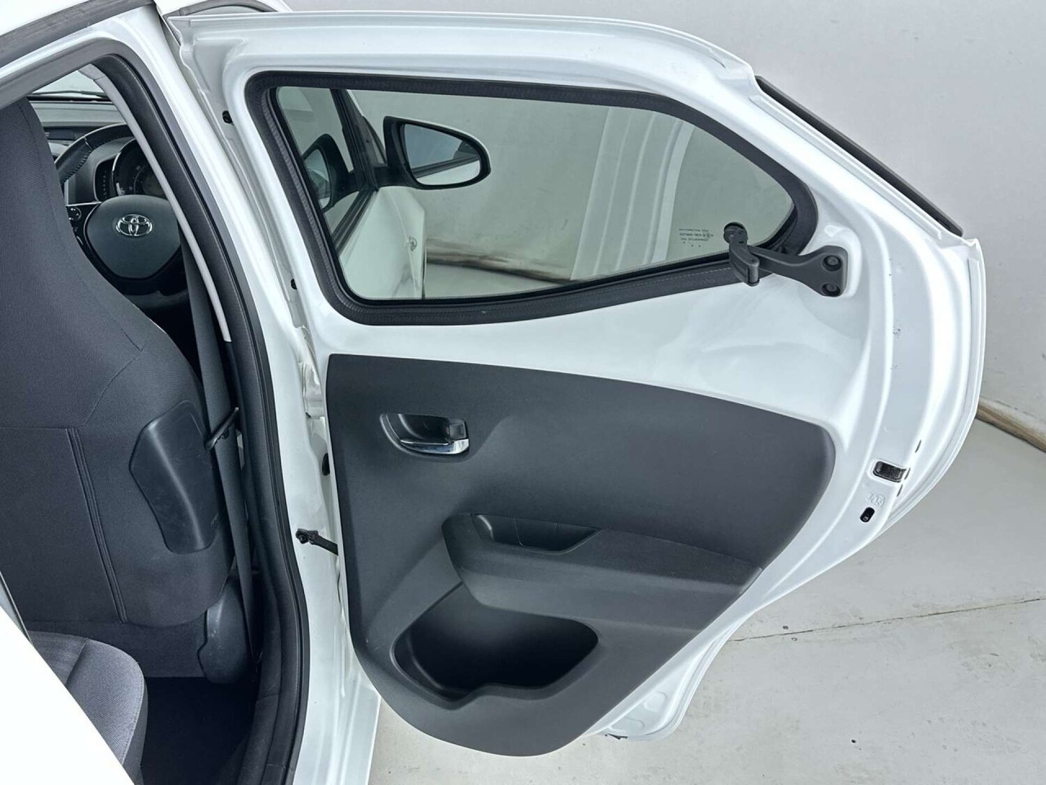 Used Toyota AYGO 2018 for sale - 77469836: Photo 30