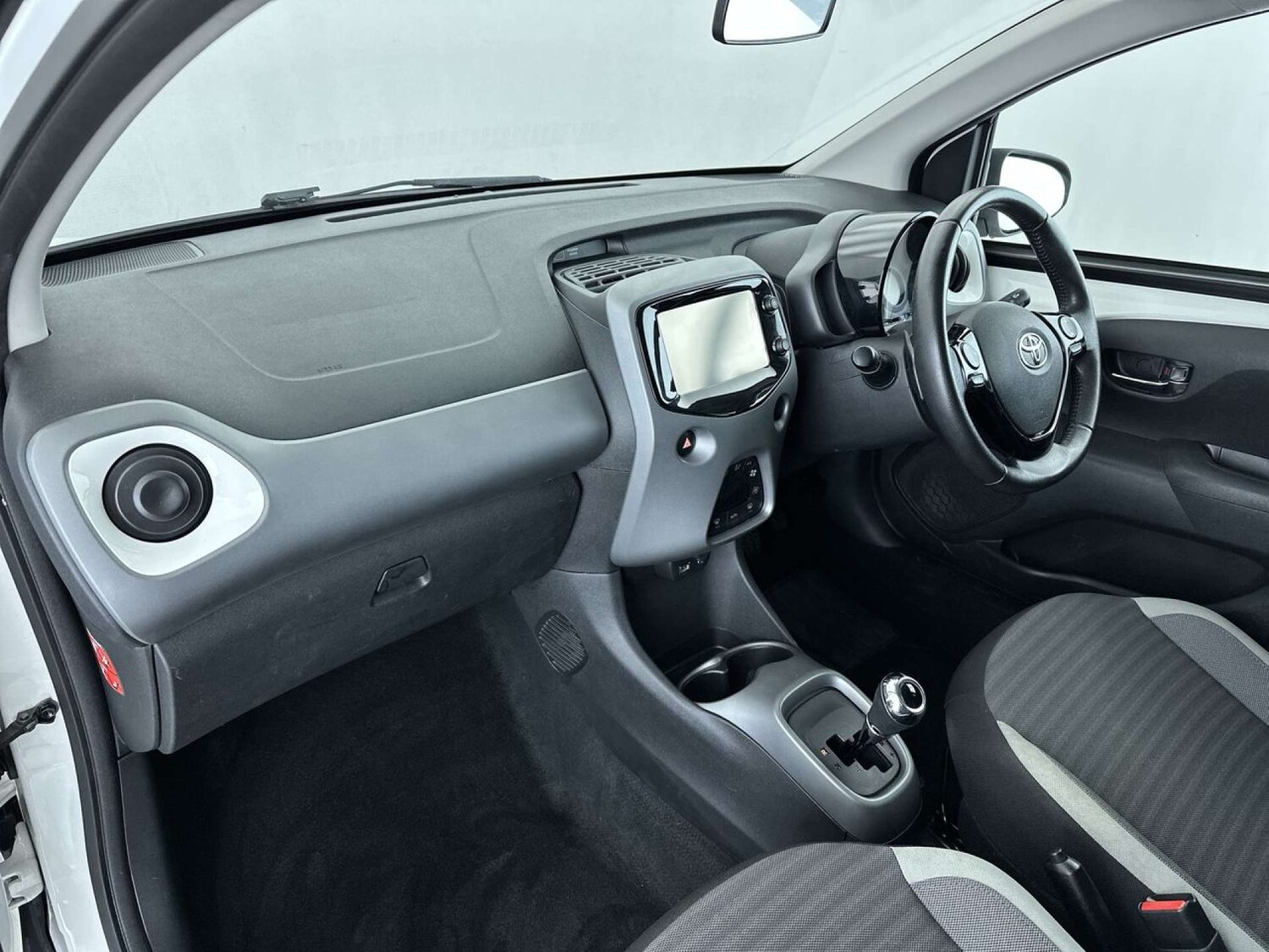 Used Toyota AYGO 2018 for sale - 77469836: Photo 32