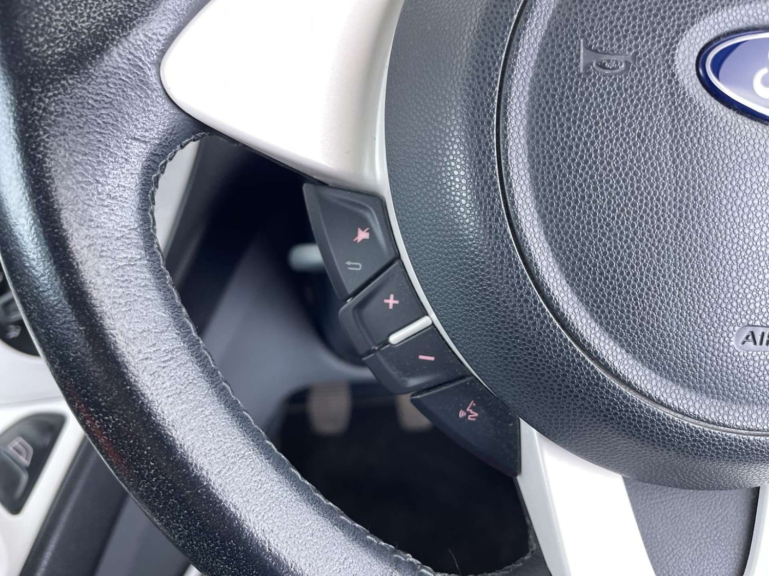 Used Ford Ka 2015 for sale - 76542290: Photo 46