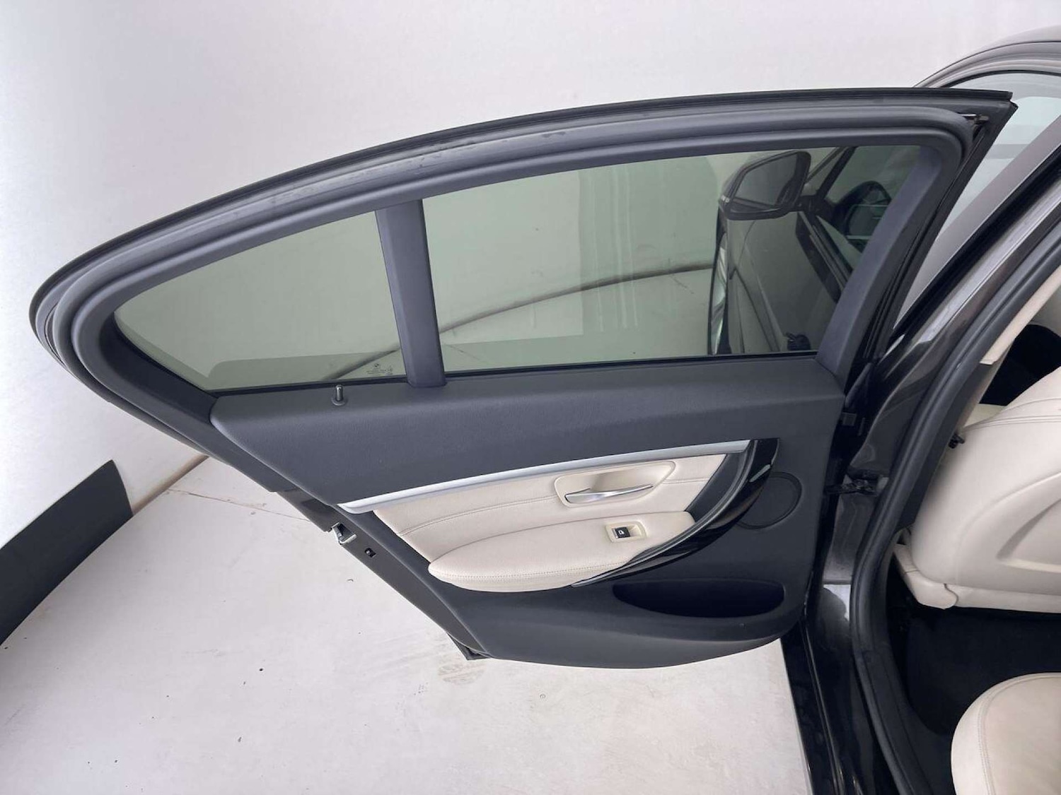 Used BMW 3 Series 2016 for sale - 76650417: Photo 28