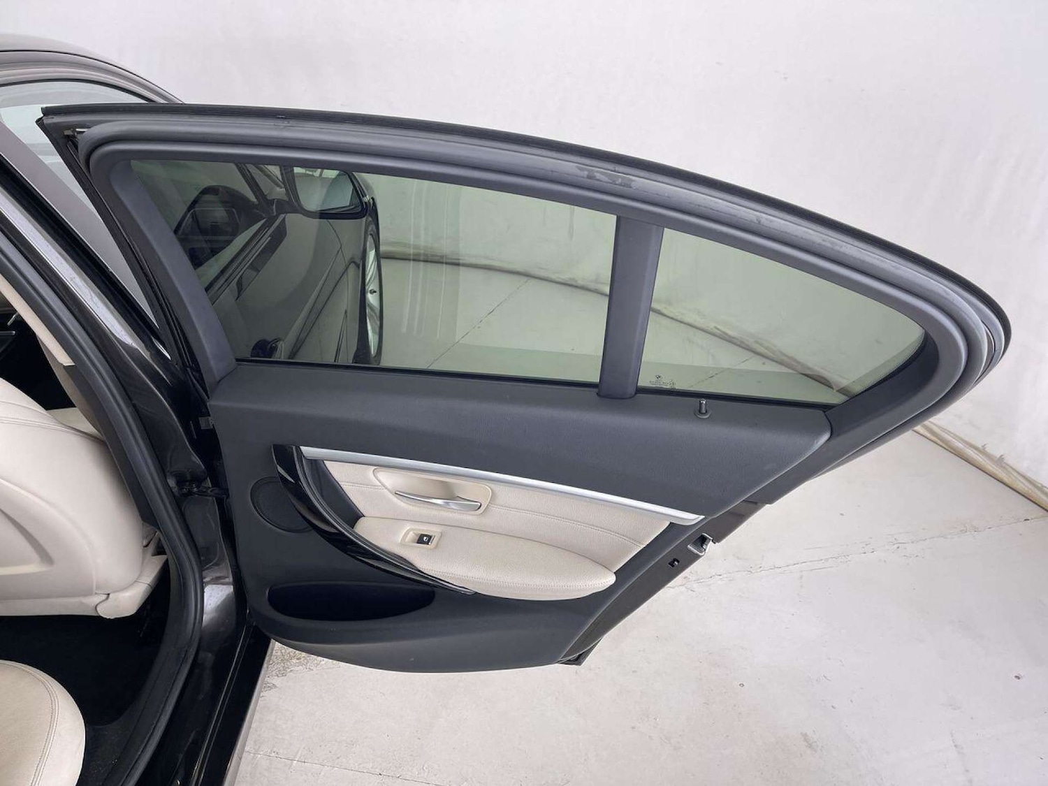 Used BMW 3 Series 2016 for sale - 76650417: Photo 30