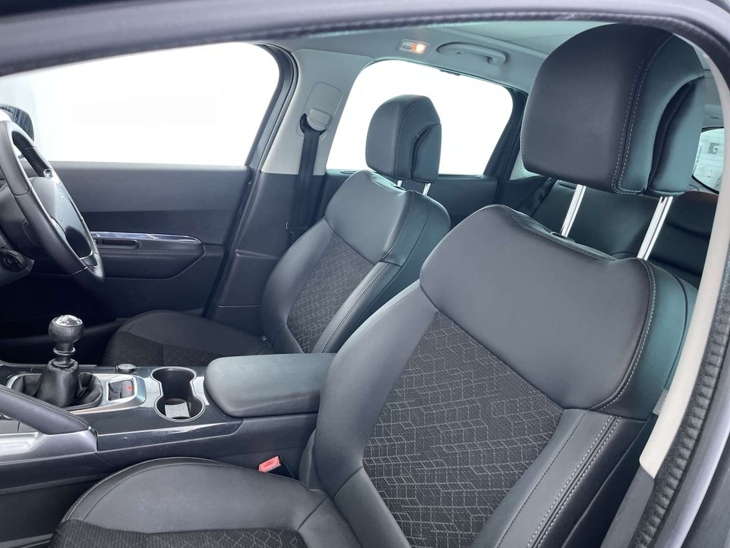 Used Peugeot 3008 2015 for sale - 76709125: Photo 31