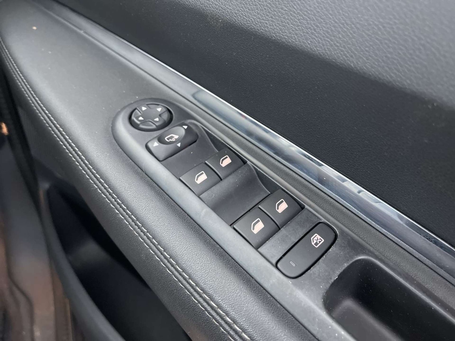 Used Peugeot 3008 2015 for sale - 76709125: Photo 49