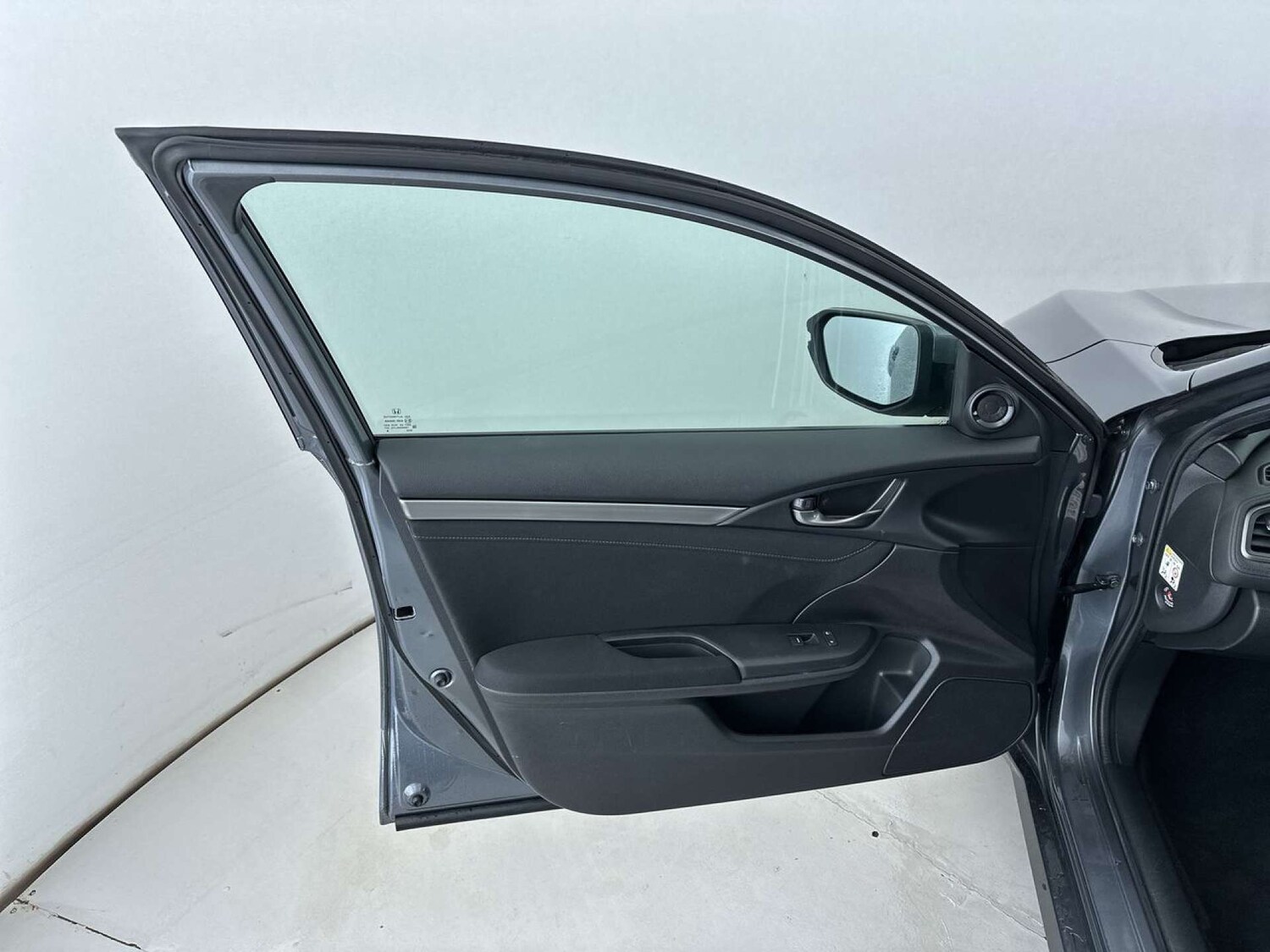 Used Honda Civic 2018 for sale - 77276730: Photo 27