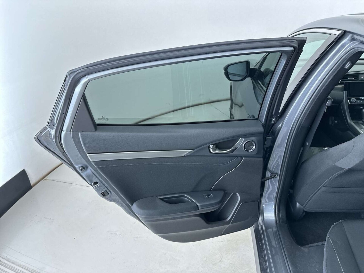 Used Honda Civic 2018 for sale - 77276730: Photo 28