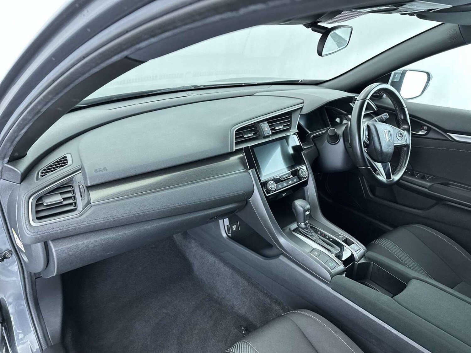 Used Honda Civic 2018 for sale - 77276730: Photo 32