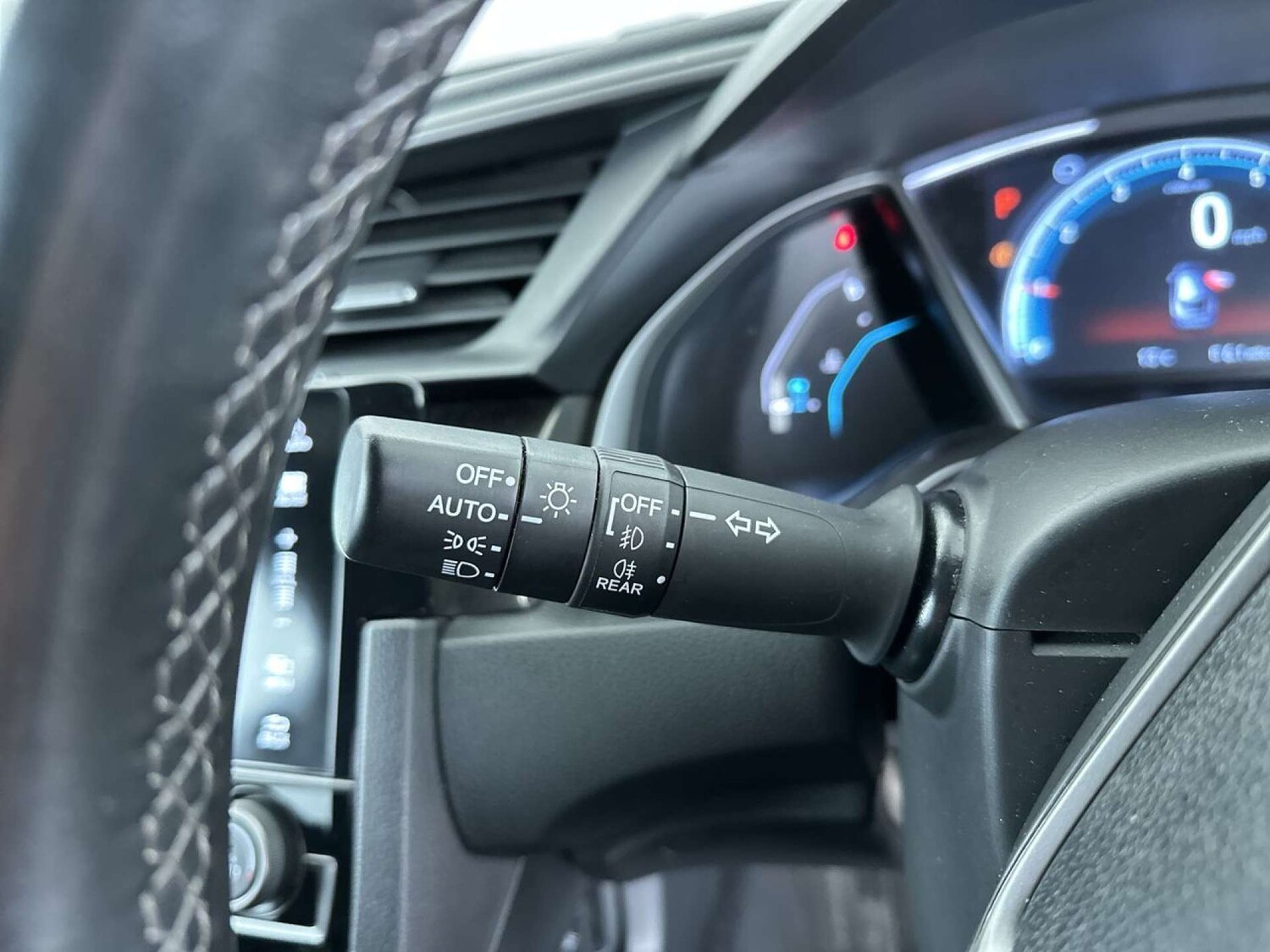 Used Honda Civic 2018 for sale - 77276730: Photo 54