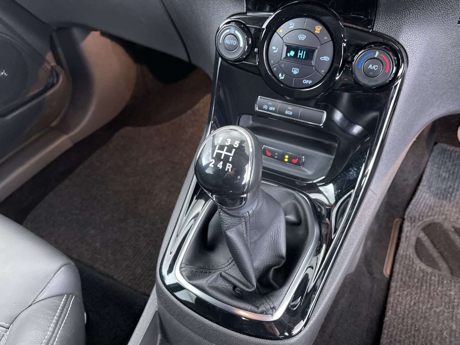 Used Ford Fiesta 2017 for sale - 78111261: Photo 49