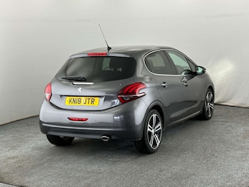 Used Peugeot 208 2018 for sale - 78165555: Photo