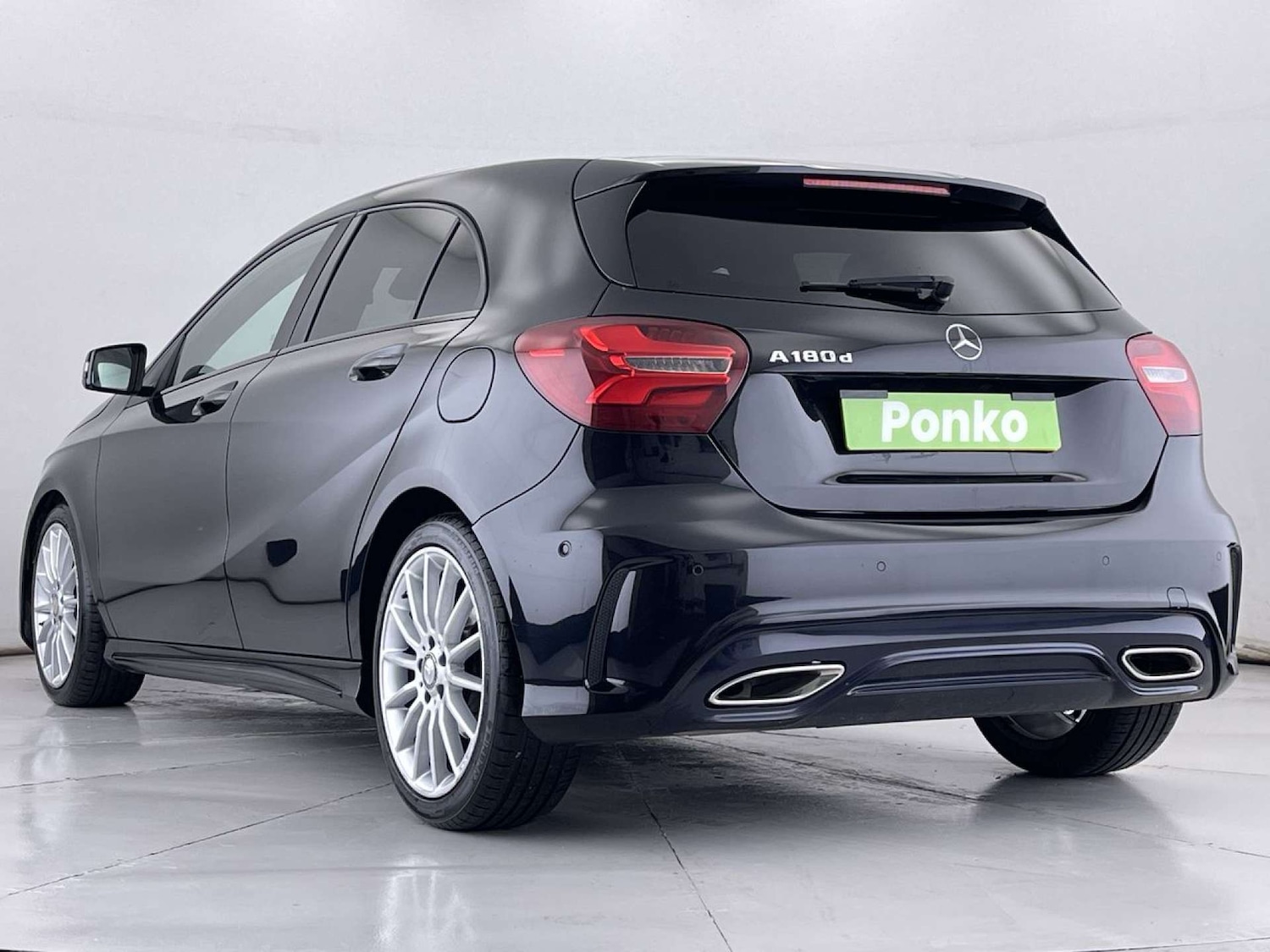 Used Mercedes-Benz A-Class 2016 for sale - 76961775: Photo 3