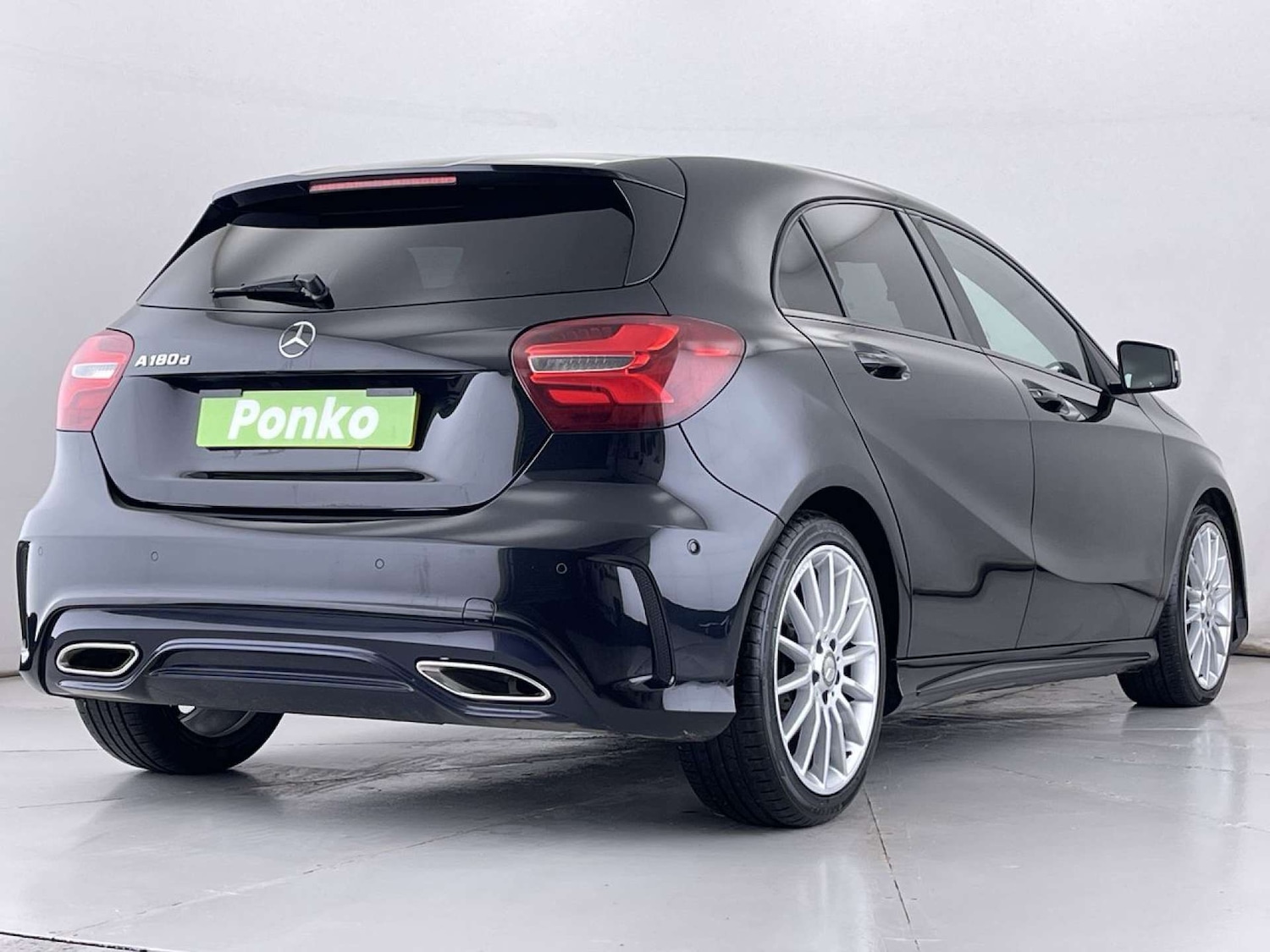 Used Mercedes-Benz A-Class 2016 for sale - 76961775: Photo 5