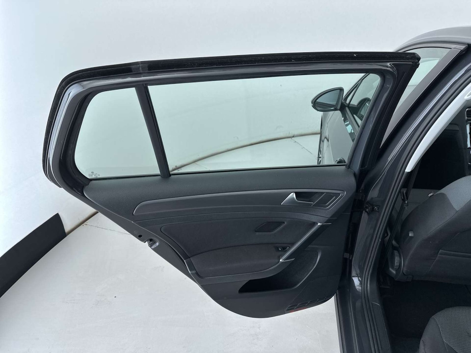 Used Volkswagen Golf 2017 for sale - 77542717: Photo 28