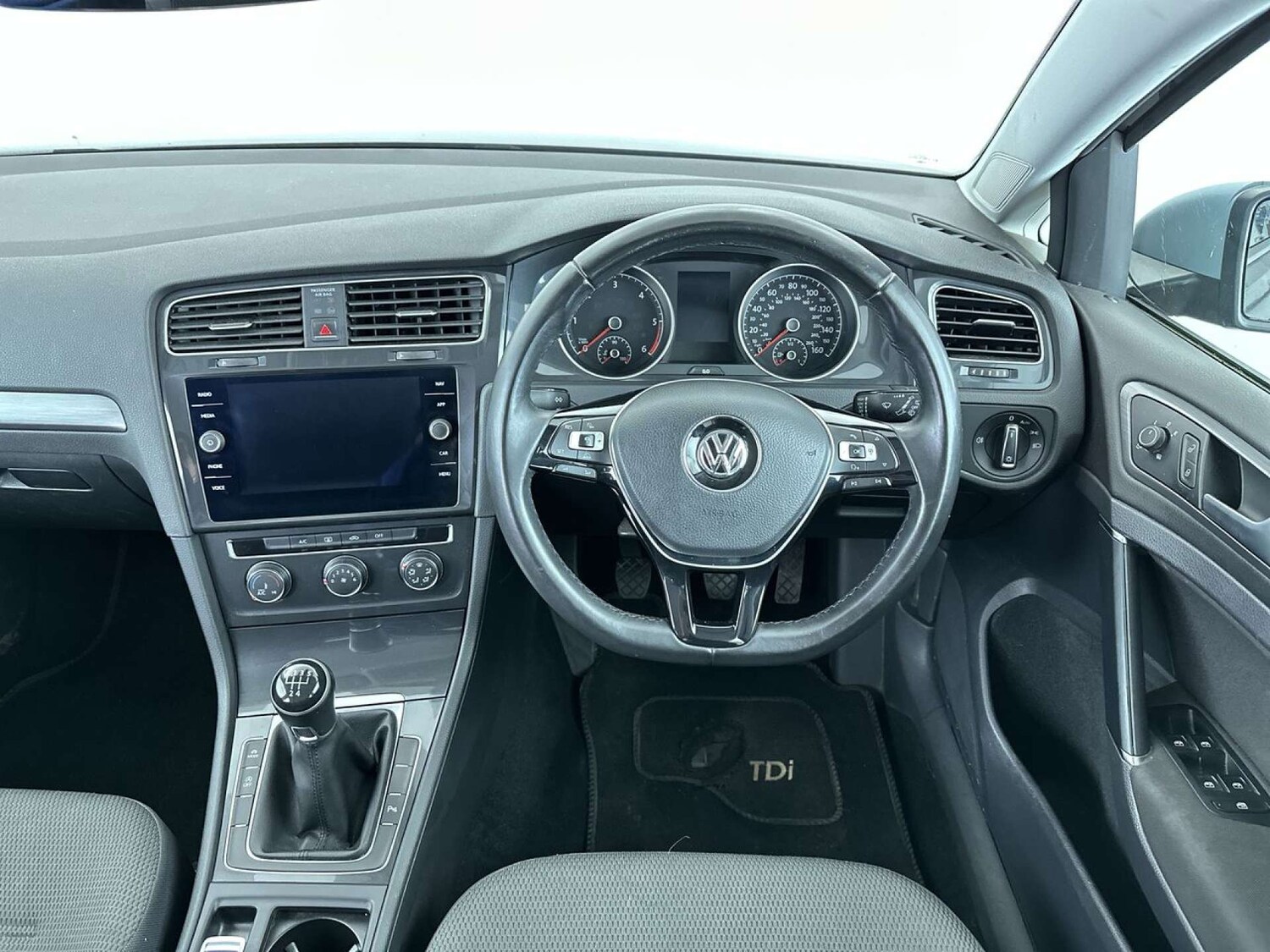 Used Volkswagen Golf 2017 for sale - 77542717: Photo 35