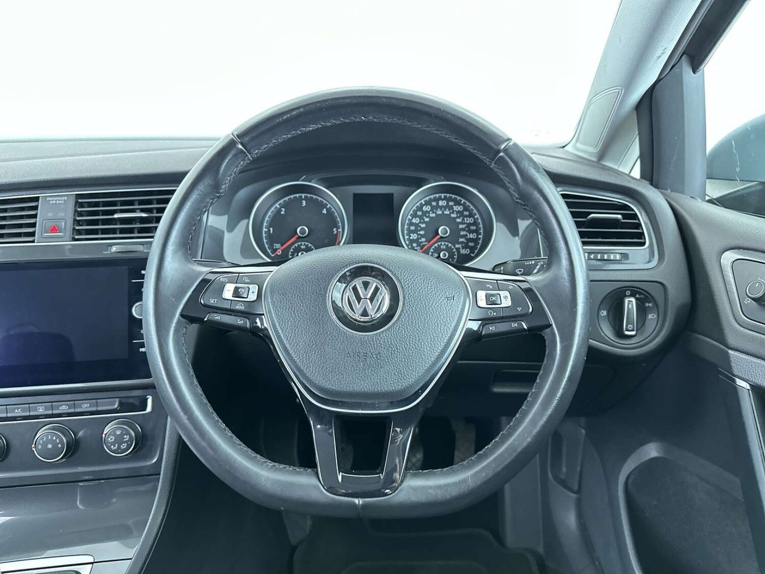 Used Volkswagen Golf 2017 for sale - 77542717: Photo 36