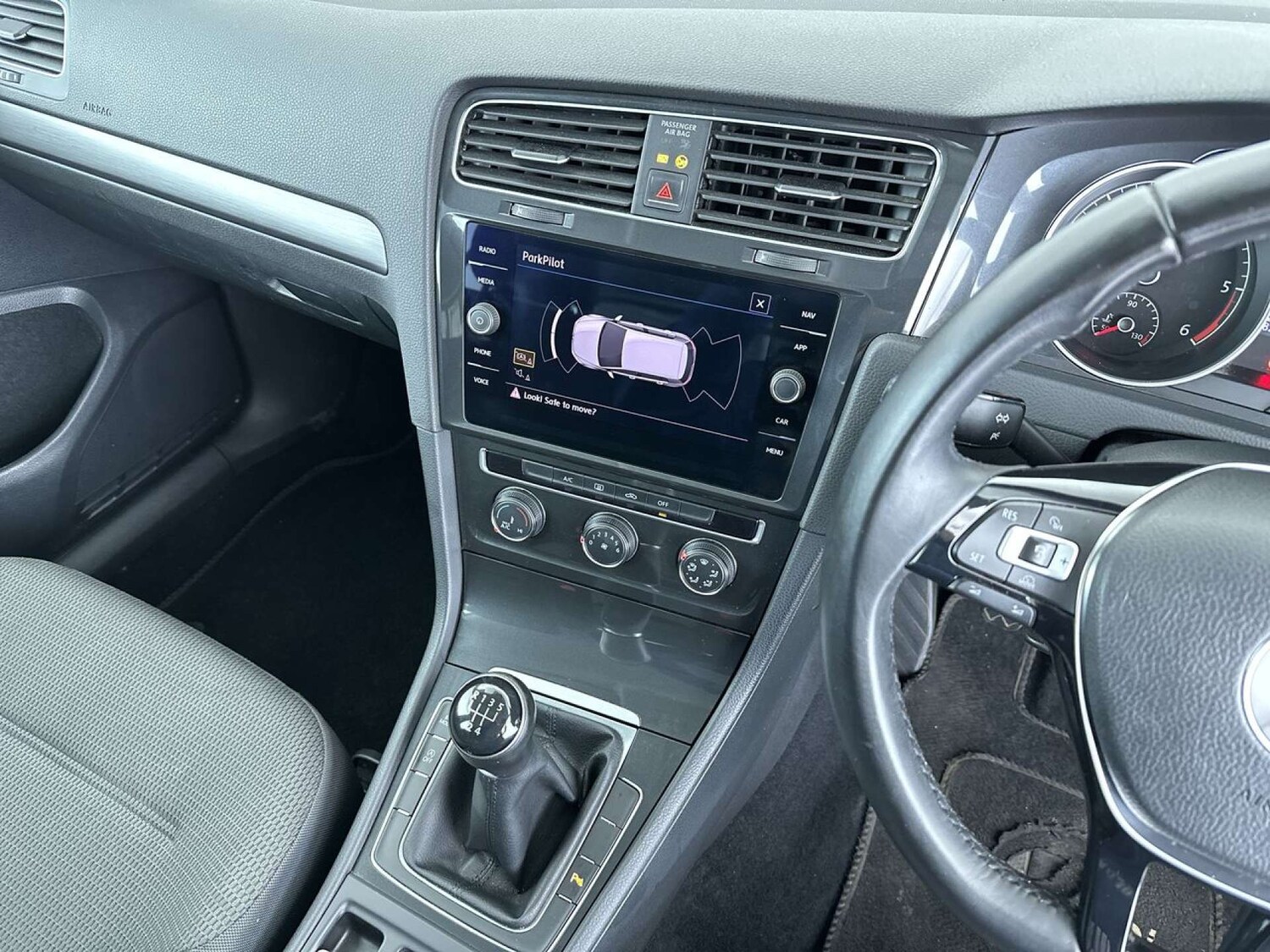 Used Volkswagen Golf 2017 for sale - 77542717: Photo 46