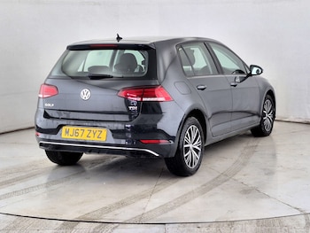 Used Volkswagen Golf 2017 for sale - 77542717: Photo
