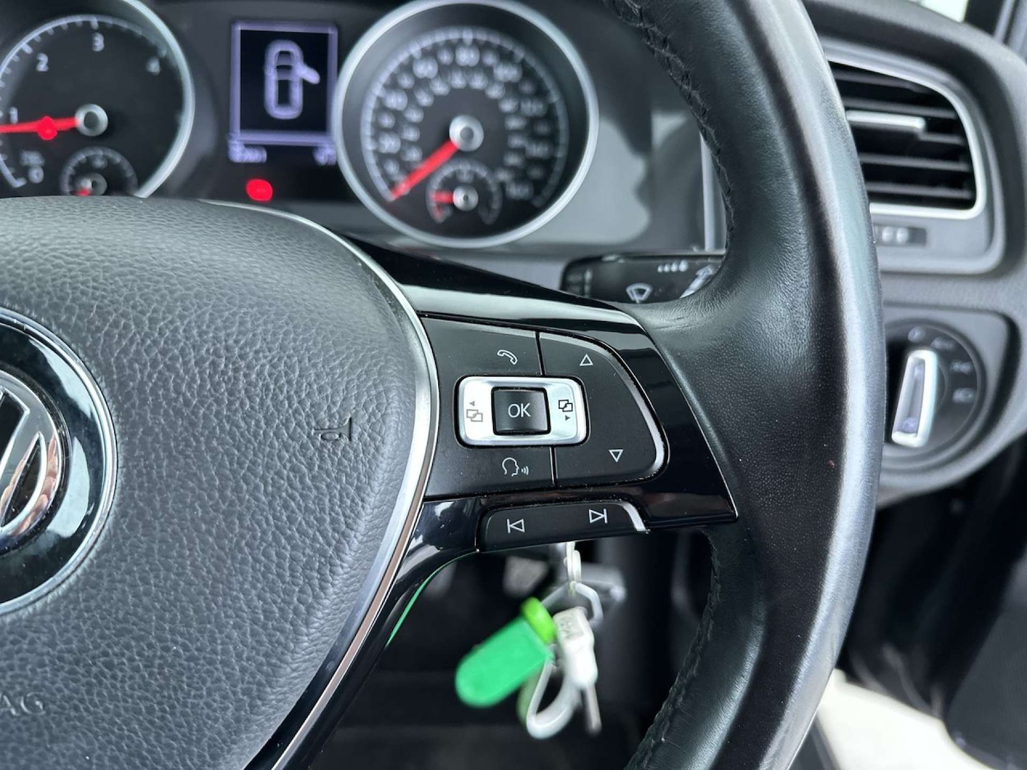 Used Volkswagen Golf 2017 for sale - 77542717: Photo 53