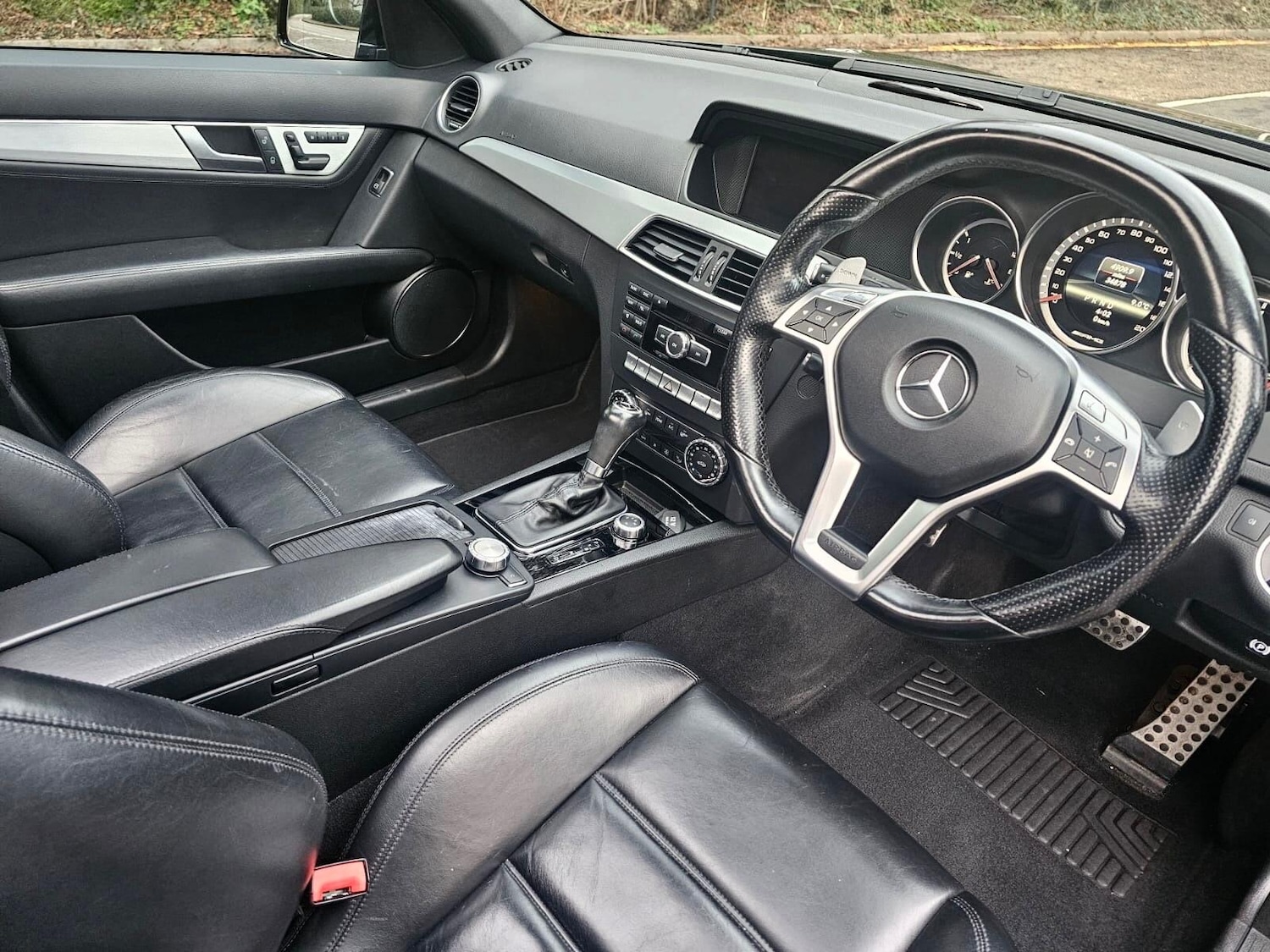 Used Mercedes-Benz C Class 2012 for sale - 77511087: Photo 4
