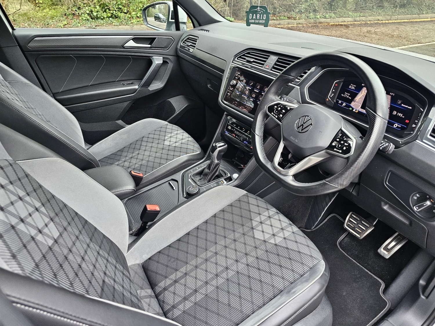 Used Volkswagen Tiguan for sale - 77824221: Photo 2