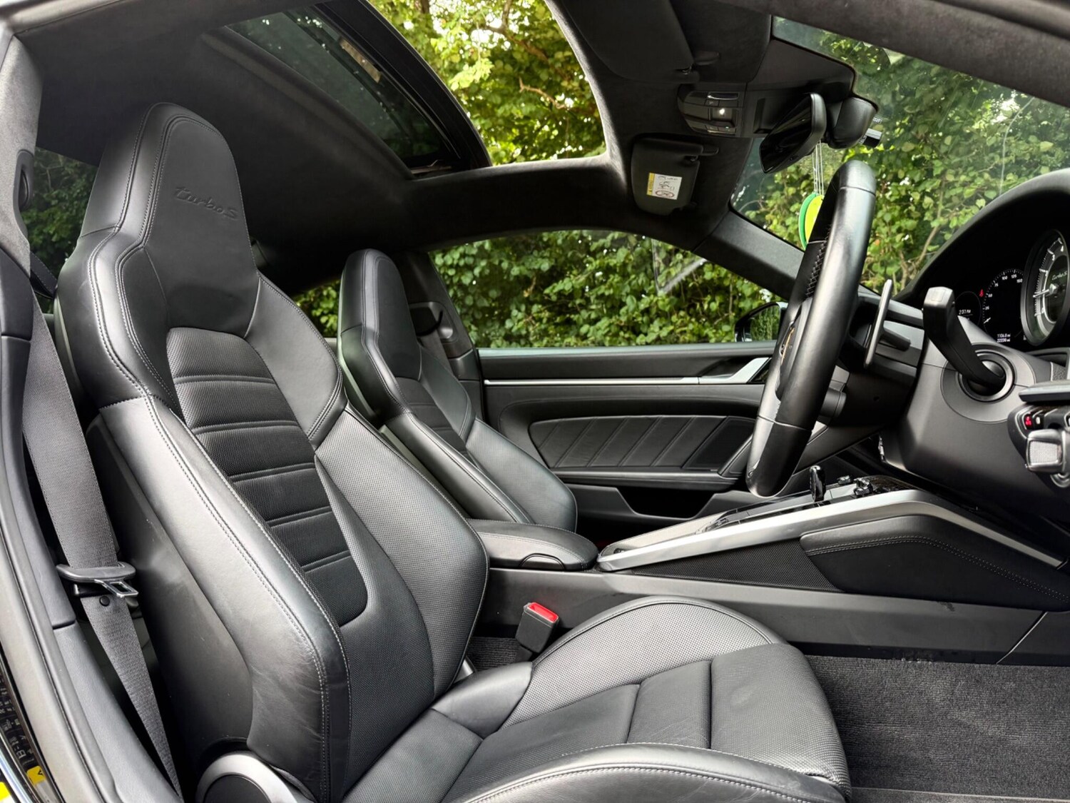 Used Porsche 911 2021 for sale - 77853226: Photo 2