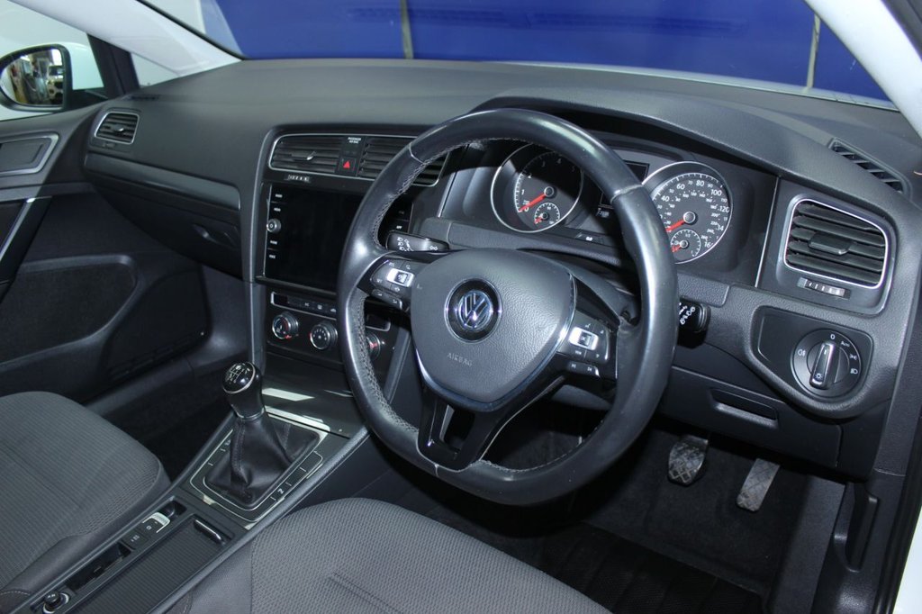 Used Volkswagen Golf 2019 for sale - 76228942: Photo 6