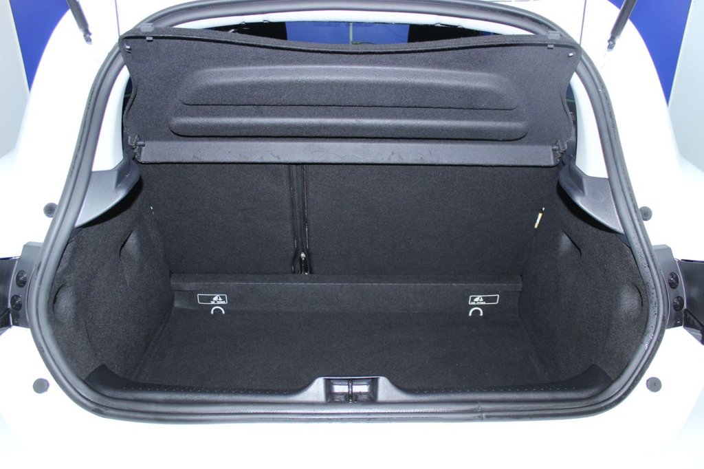 Used Renault Clio 2018 for sale - 76647735: Photo 9